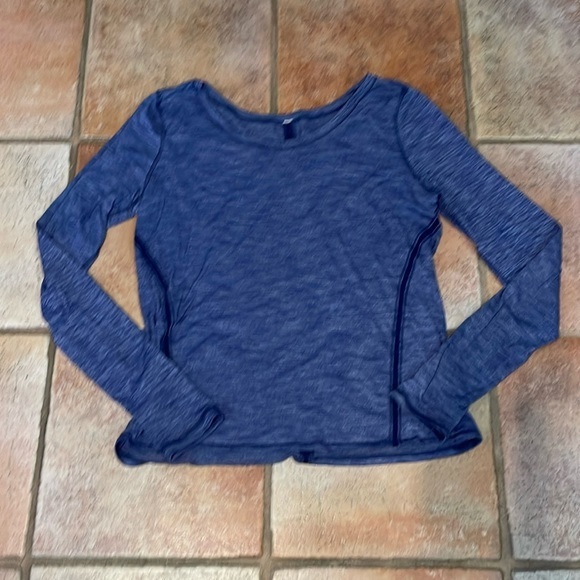 lululemon athletica Tops - Lululemon long sleeve top heathered blue